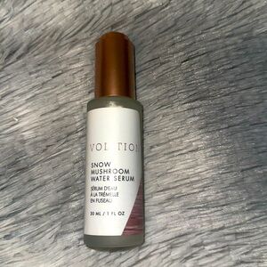 Volition snow mushroom water serum